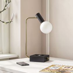 Настольная лампа “Ньют” с беспроводной зарядкой для смартфона