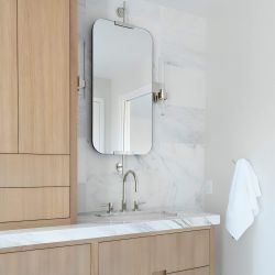 Серебряное настенное зеркало “Линарес”