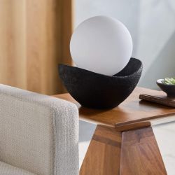 Чёрная настольная лампа “Мейперл”