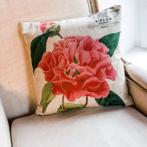 Интерьерная подушка «Цветочный перфоманс», версия 8