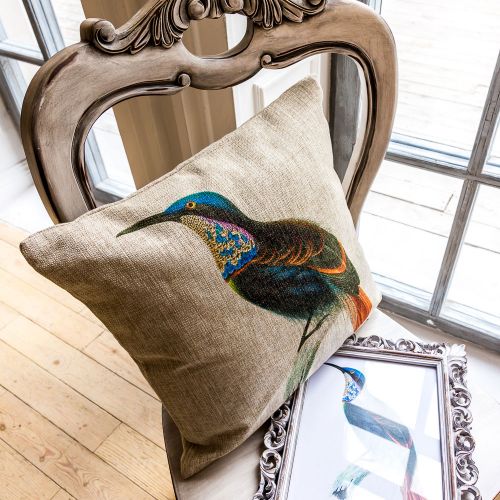 Интерьерная подушка «Экзотический полет», версия 2