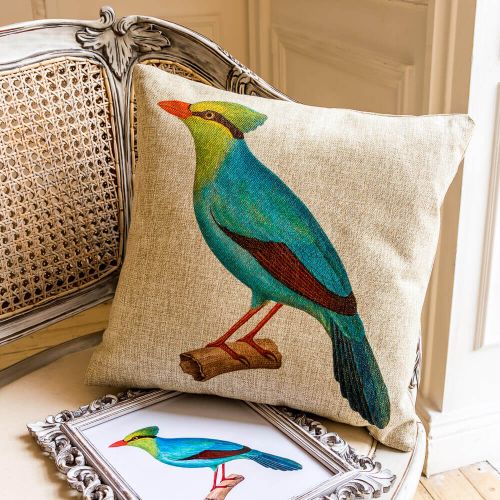 Интерьерная подушка «Экзотический полет», версия 5