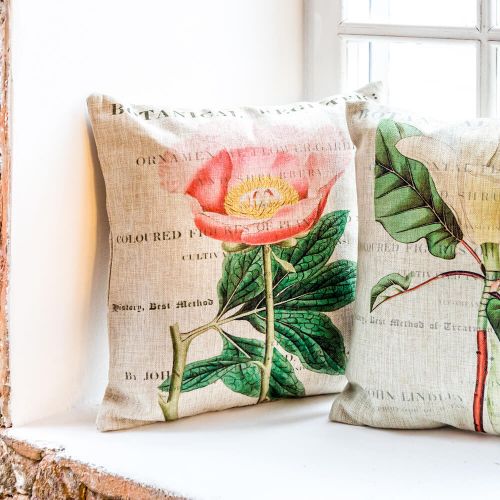 Интерьерная подушка «Цветочный перфоманс», версия 22