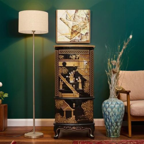 Комод для украшений, Богатство