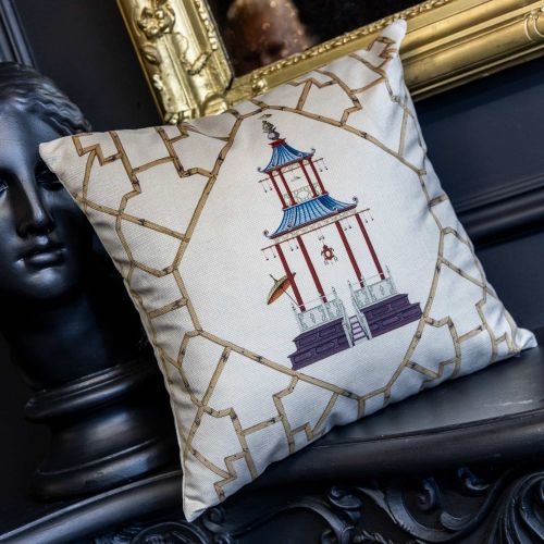 Подушка декоративная «Мечты о Поднебесной» версия 1