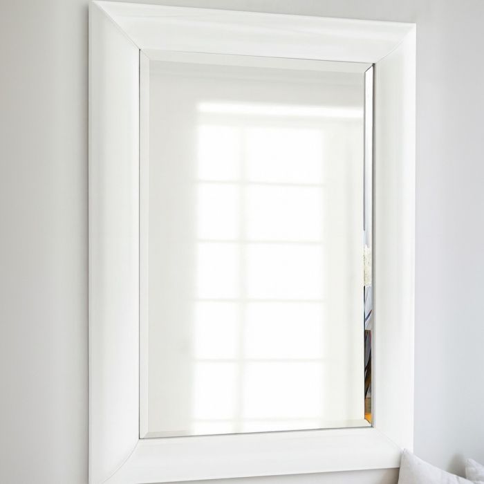 Зеркало в белой раме “Жизель”