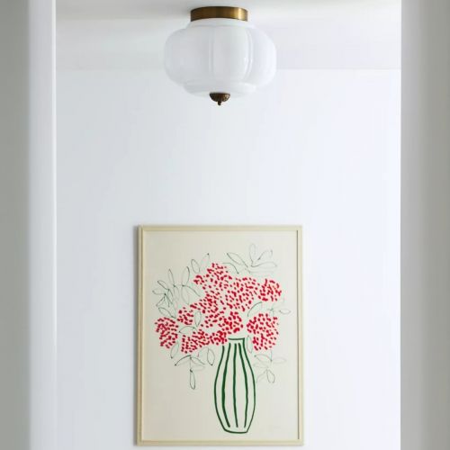 Золотистый светильник “Элаиза” с белым плафоном