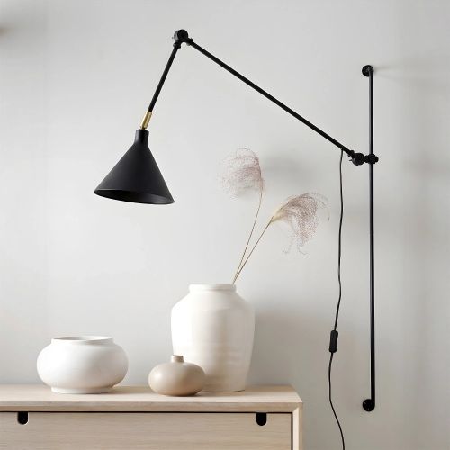 Чёрный настенный светильник “Джордан”