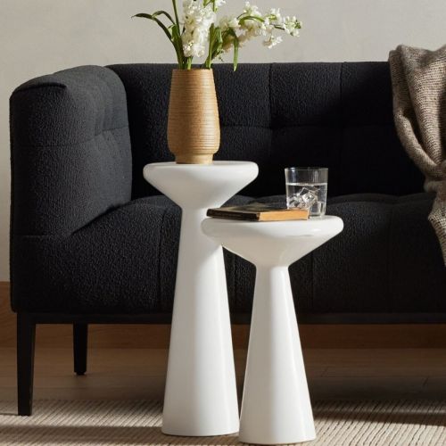 Комплект белых приставных столиков “Сомерсет”