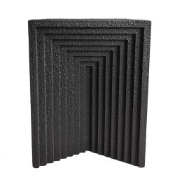 Чёрный приставной столик “Кносс”