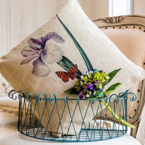 Интерьерная подушка «Цветочный ноктюрн», версия 11