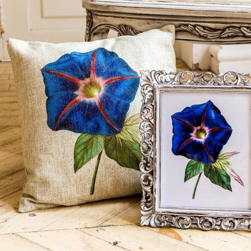 Интерьерная подушка «Цветочный ноктюрн», версия 3