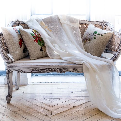 Интерьерная подушка «Цветочный ноктюрн», версия 7