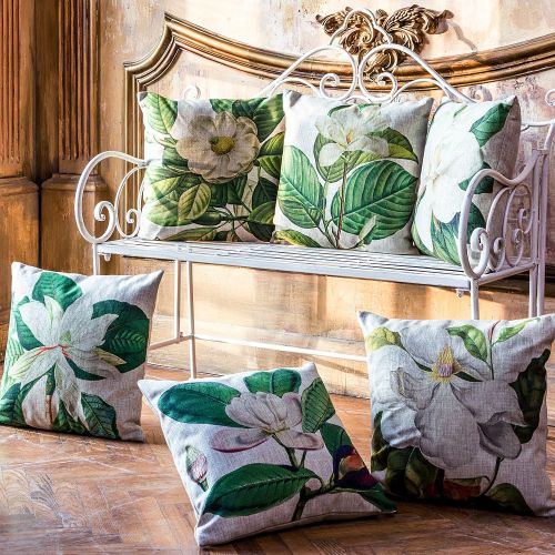 Интерьерная подушка «Цветочный перфоманс», версия 13