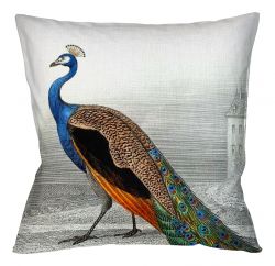 Интерьерная подушка «Величественно окрашенный портрет павлина» (версия 1)