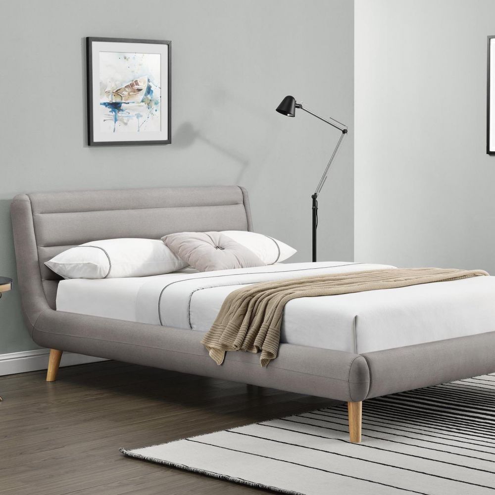 Кровати в современном стиле с мягким изголовьем